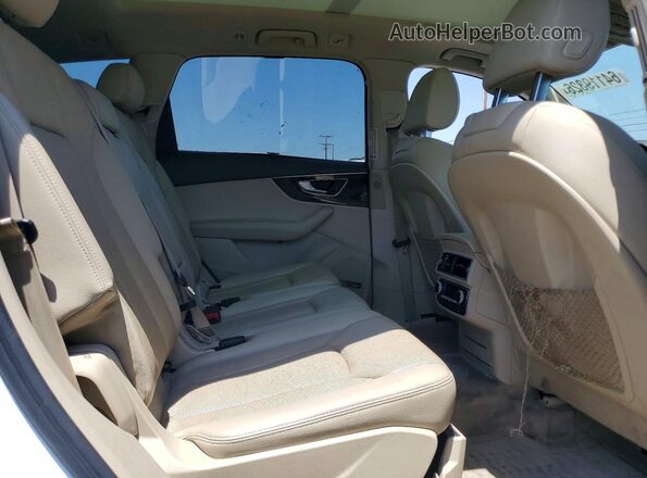 WA1VAAF79HD041867 2017 AUDI Q7 White Rear seats view