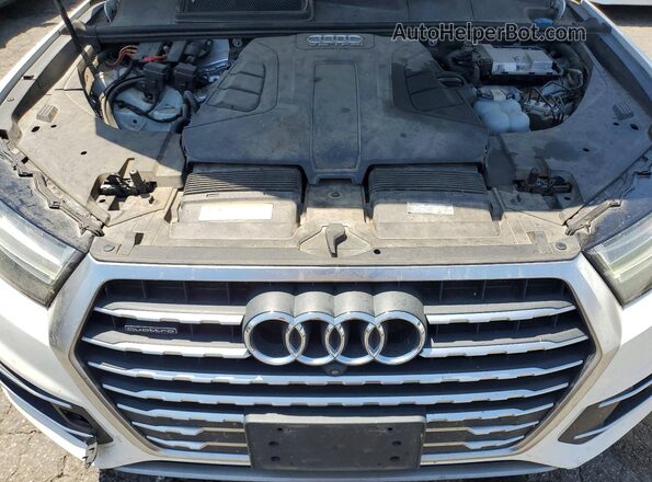 WA1VAAF79HD041867 2017 AUDI Q7 White Rear interior view
