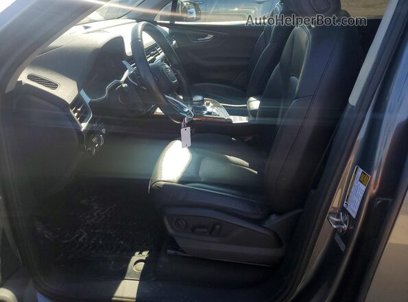 WA1VAAF79JD027988 2018 AUDI Q7 Charcoal Front interior view