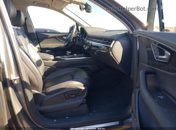 WA1VAAF7XHD023880 2017 AUDI Q7 Gray Vista interior delantera