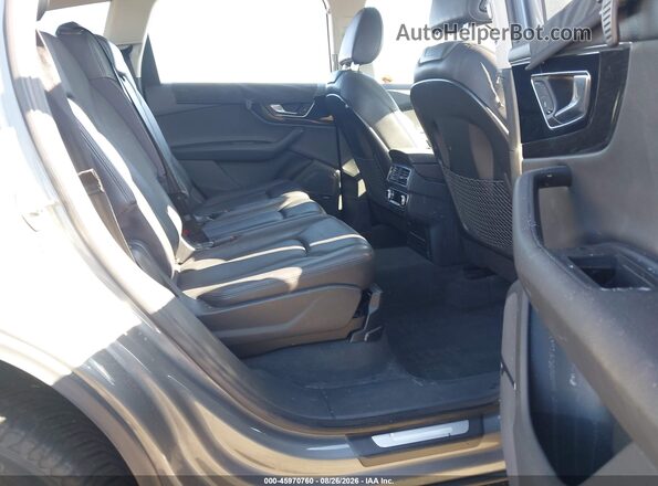 WA1VAAF7XHD023880 2017 AUDI Q7 Gray Vista de la etiqueta del VIN