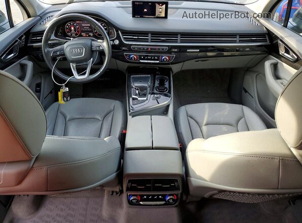 WA1VAAF7XHD030375 2017 AUDI Q7 Black Dashboard view