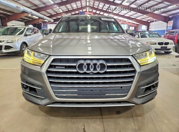 WA1VABF72JD009581 2018 AUDI Q7 Gray Front view