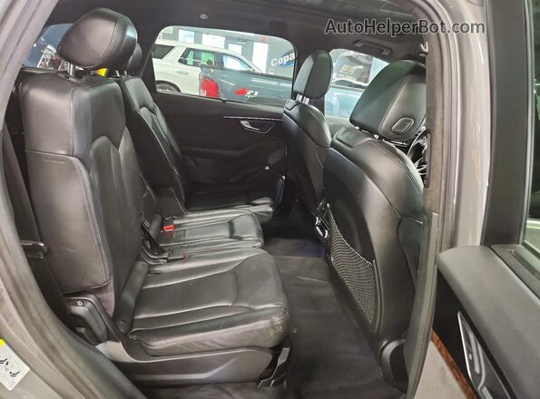 WA1VABF72JD009581 2018 AUDI Q7 Gray Rear interior view