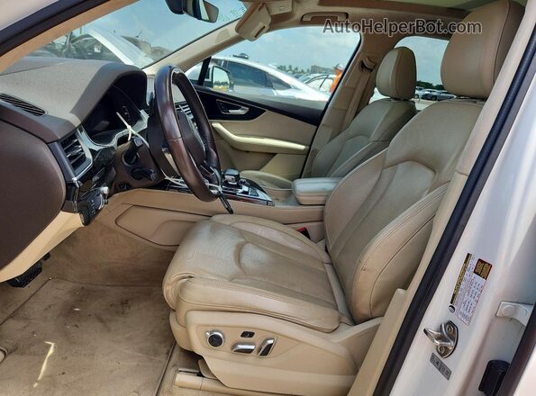 WA1VABF77HD044692 2017 AUDI Q7 White Front interior view