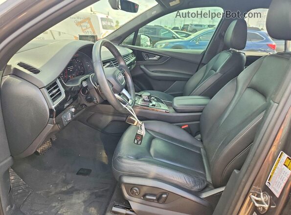 WA1VABF78JD034064 2018 AUDI Q7 Black Front interior view