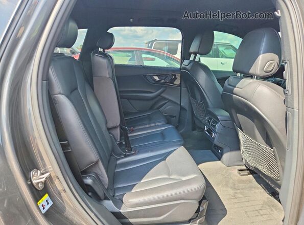 WA1VABF78JD034064 2018 AUDI Q7 Black Rear seats view