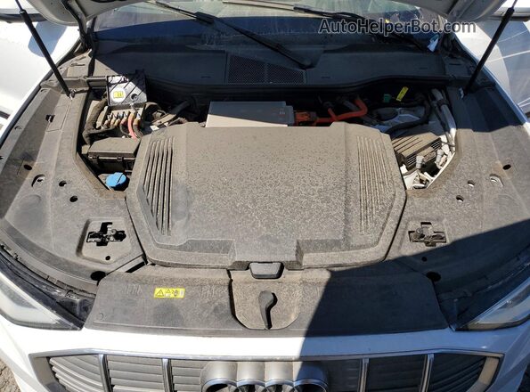 WA1VABGE5KB014672 2019 AUDI E-TRON White ძრავის განყოფილების ხედი
