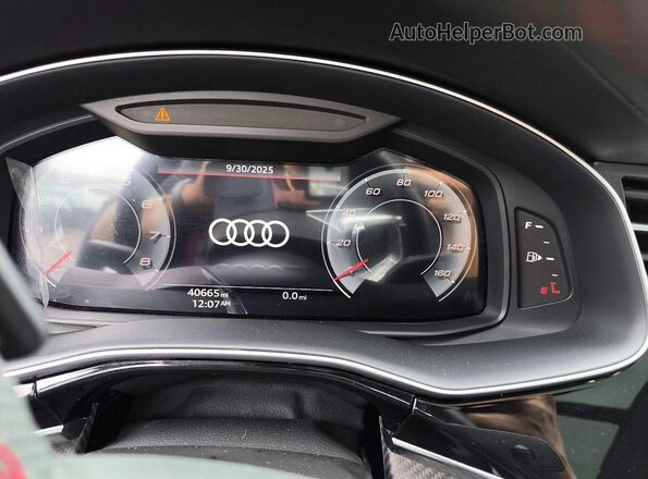 WA1VWBF75SD005320 2025 AUDI SQ7 Black Front interior view
