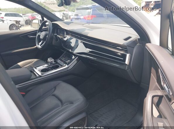 WA1VXAF70MD018034 2021 AUDI Q7 Белый Вид салона спереди