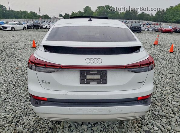 WA1W2BFZ4NP052729 2022 AUDI Q4 White Widok z tyłu