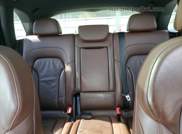 WA1W7AFP6HA017143 2017 AUDI Q5 White Widok tylnych siedzeń