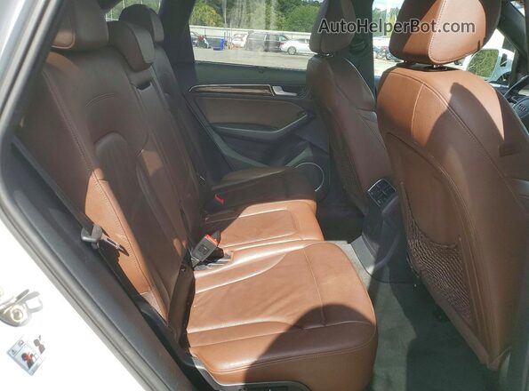 WA1W7AFP6HA017143 2017 AUDI Q5 White Widok wnętrza z tyłu