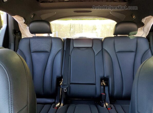 WA1WAAF76JD034966 2018 AUDI Q7 Black Rear seats view