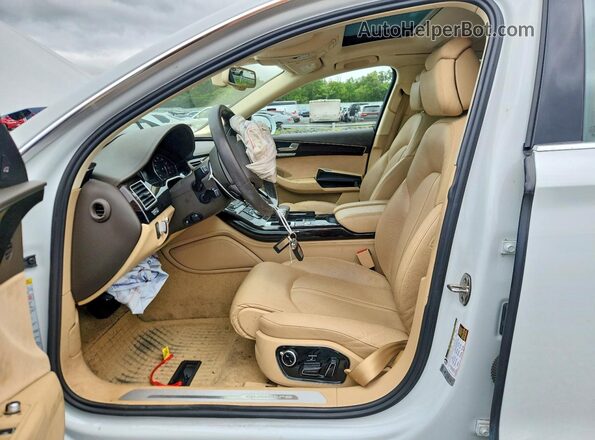 WAU44AFD4JN000820 2018 AUDI A8 Белый Вид салона спереди