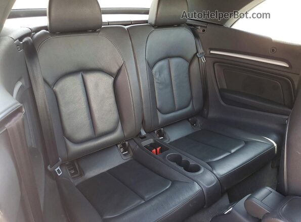 WAU67LFF4G1045172 2016 AUDI A3 White Vista de los asientos traseros