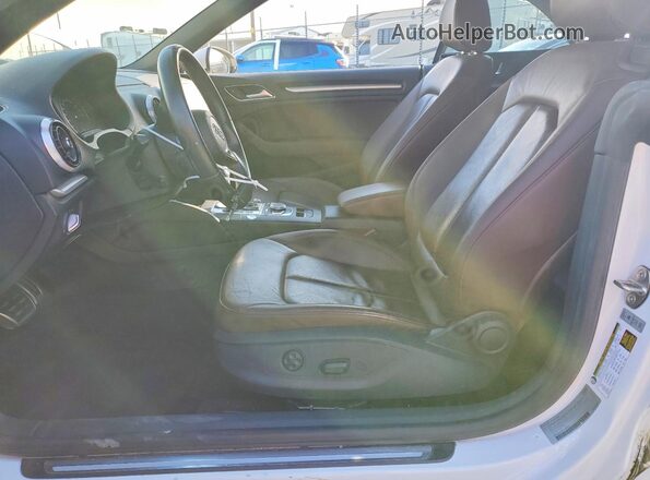WAU6ULFF8J1004141 2018 AUDI A3 White Вид салону спереду