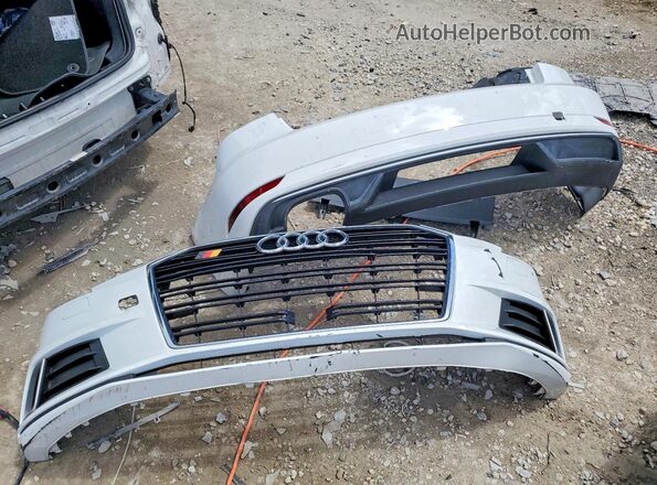 WAUAUGFF0H1035444 2017 AUDI A3 White Вид підкапотного простору