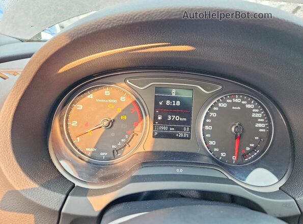 WAUAUGFF7J1086865 2018 AUDI A3 Black ხელსაწყოთა პანელის ხედი