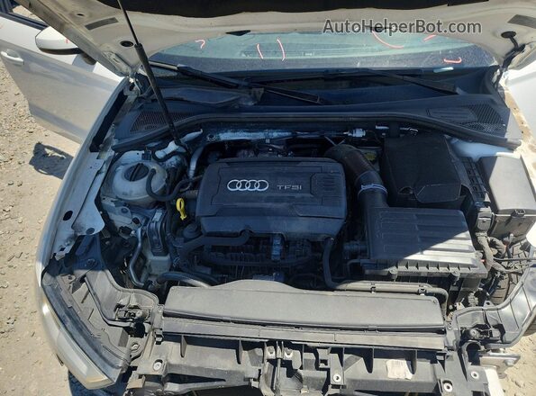 WAUB8GFFXH1023018 2017 AUDI A3 White Вид задньої частини салону