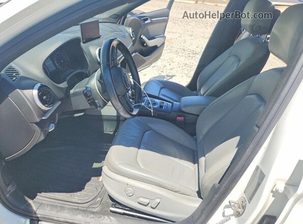 WAUB8GFFXH1023018 2017 AUDI A3 White Вид салону спереду