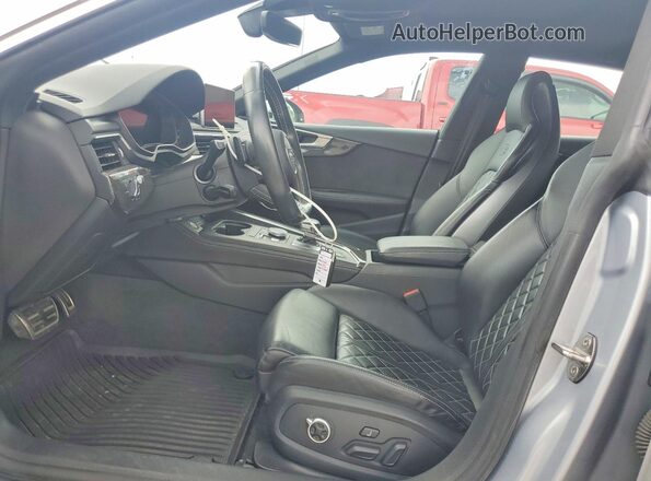 WAUC4CF51JA009918 2018 AUDI S5 Silver Widok wnętrza z przodu