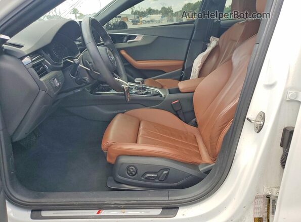WAUDAAF47PN010761 2023 AUDI A4 Белый Вид салона спереди