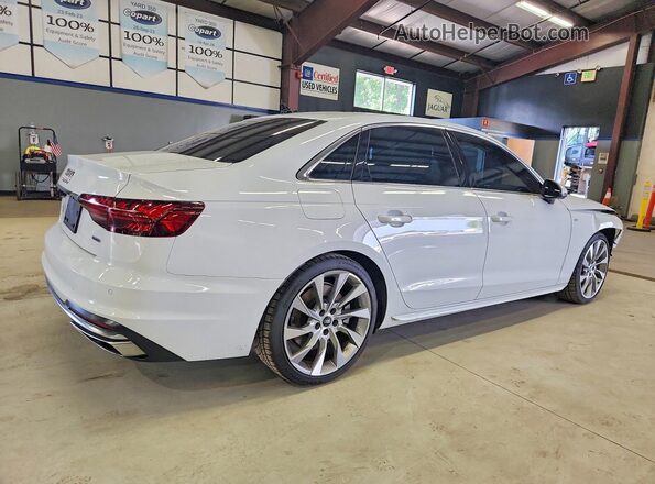 WAUEAAF43NN004473 2022 AUDI A4 White Rear right