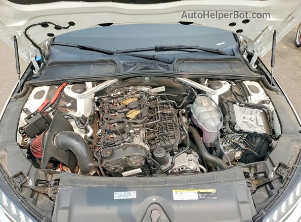WAUEAAF48NN010835 2022 AUDI A4 White Vista interior trasera