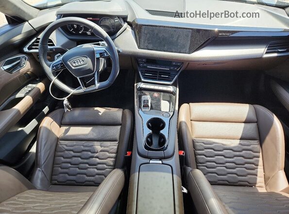 WAUEJBFW9R7004561 2024 AUDI E-TRON Blue Առջևի վահանակի տեսք