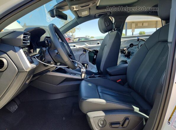 WAUGUDGY3SA052108 2025 AUDI A3 White Vista interior delantera