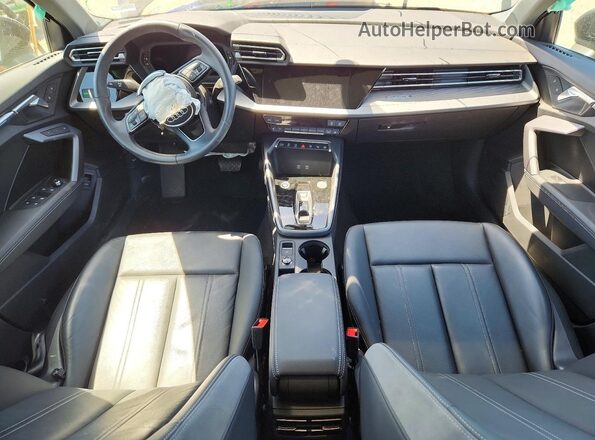 WAUGUDGY8SA044537 2025 AUDI A3 Black Vista del salpicadero