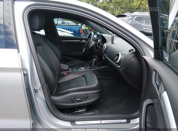 WAUJEGFF3KA095075 2019 AUDI A3 Silver Front interior view