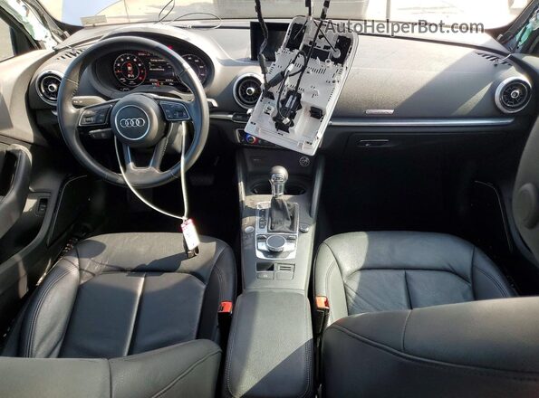 WAUJEGFF7K1024462 2019 AUDI A3 Silver Առջևի վահանակի տեսք