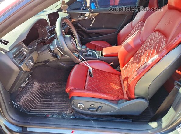 WAUR4AF54JA125273 2018 AUDI S5 Red Widok wnętrza z przodu