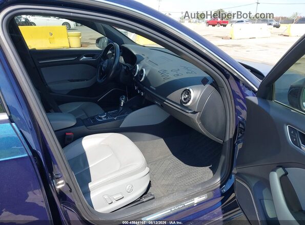 WAUTPBFF0JA078450 2018 AUDI A3 Blue Widok wnętrza z przodu