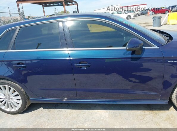 WAUTPBFF0JA078450 2018 AUDI A3 Blue Widok wnętrza 360 stopni
