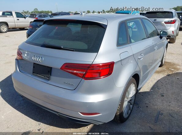 WAUTPBFF9HA043190 2017 AUDI A3 Silver Tył prawy