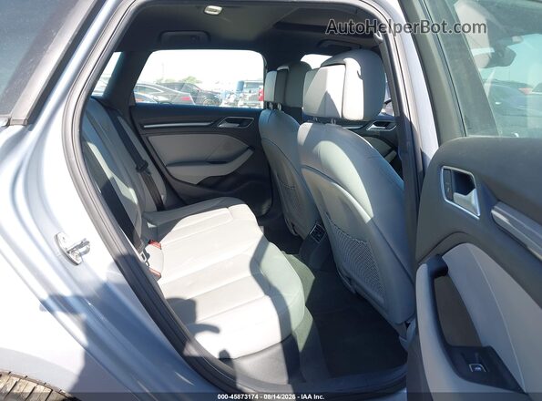 WAUTPBFF9HA043190 2017 AUDI A3 Silver Widok naklejki z numerem VIN