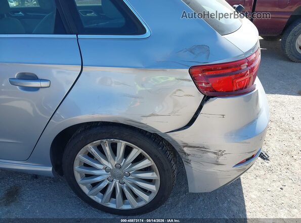 WAUTPBFF9HA043190 2017 AUDI A3 Silver Widok z przodu