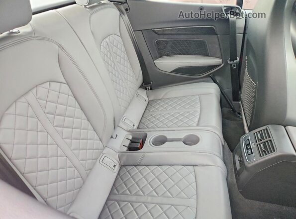 WAUY4GF57RN010153 2024 AUDI S5 Красный Вид задних сидений