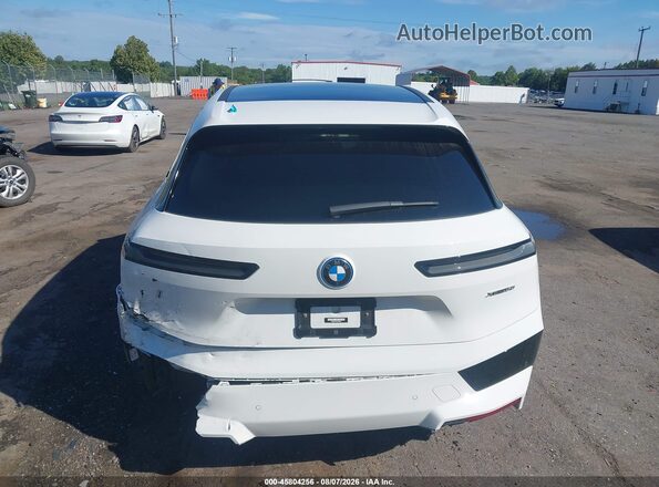WB523CF04PCL86547 2023 BMW IX White Вид спереду