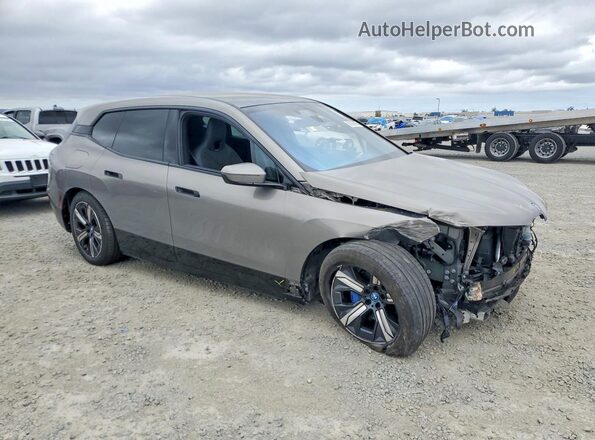 WB523CF04SCT70826 2025 BMW IX Серый Передняя правая четверть