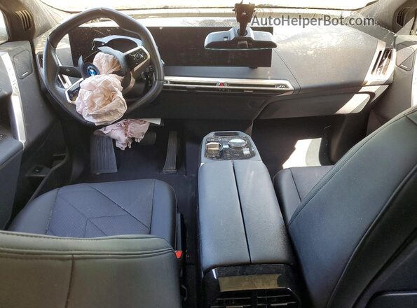 WB523CF08RCP23479 2024 BMW IX Gray Առջևի վահանակի տեսք