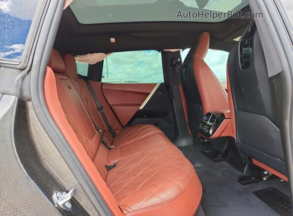 WB523CF0XRCN75156 2024 BMW IX Black Vista interior trasera