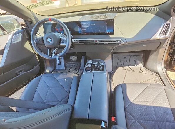 WB533CF02SCS80918 2025 BMW IX Black Вид панелі приладів