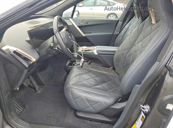 WB533CF03PCM64126 2023 BMW IX Белый Вид салона спереди