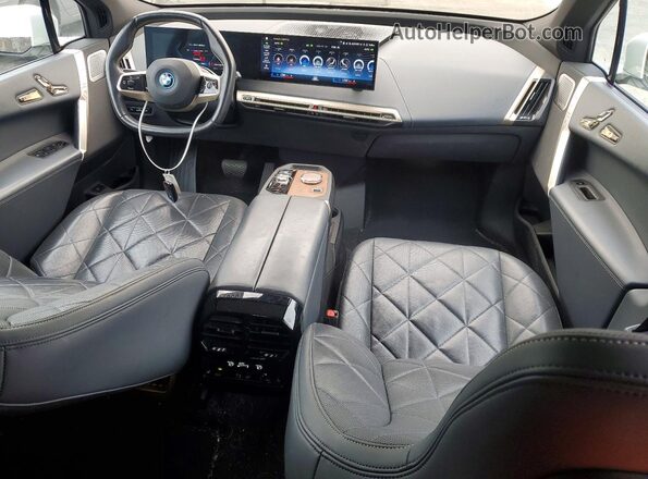 WB533CF03PCM64126 2023 BMW IX Белый Вид панели приборов
