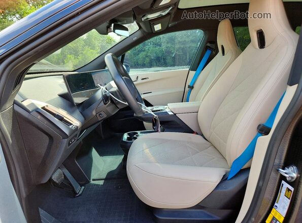 WB533CF07RCP65212 2024 BMW IX Серый Вид салона спереди