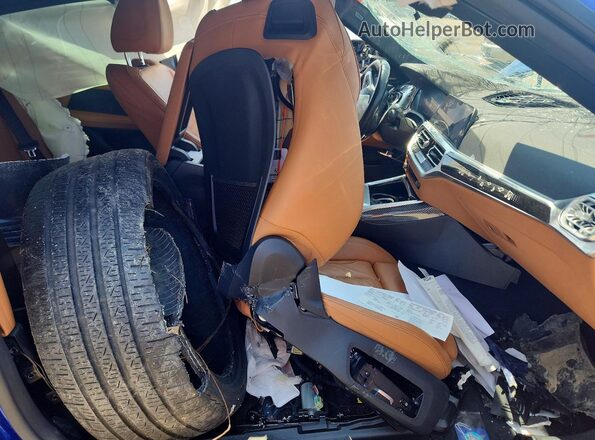 WBA13AR05MCG01347 2021 BMW M4 Blue Вид салону спереду